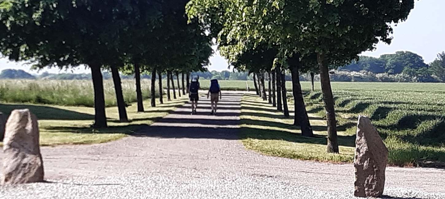 Starten på dagens vandring - to vandrere i alle 